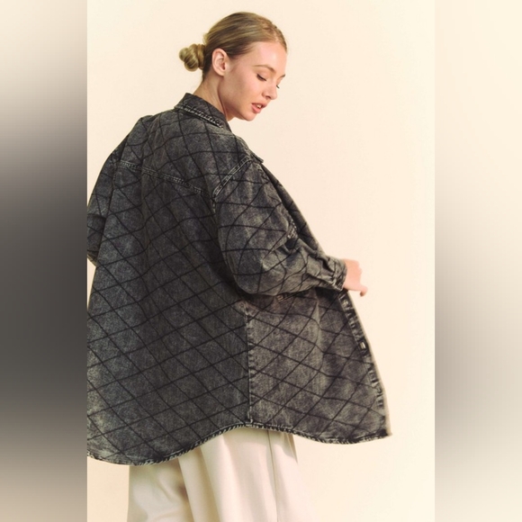 DAVI & DANI Denim Shacket Diamond Quilted High Low Oversized Jean Shirt Jacket - Picture 10 of 16